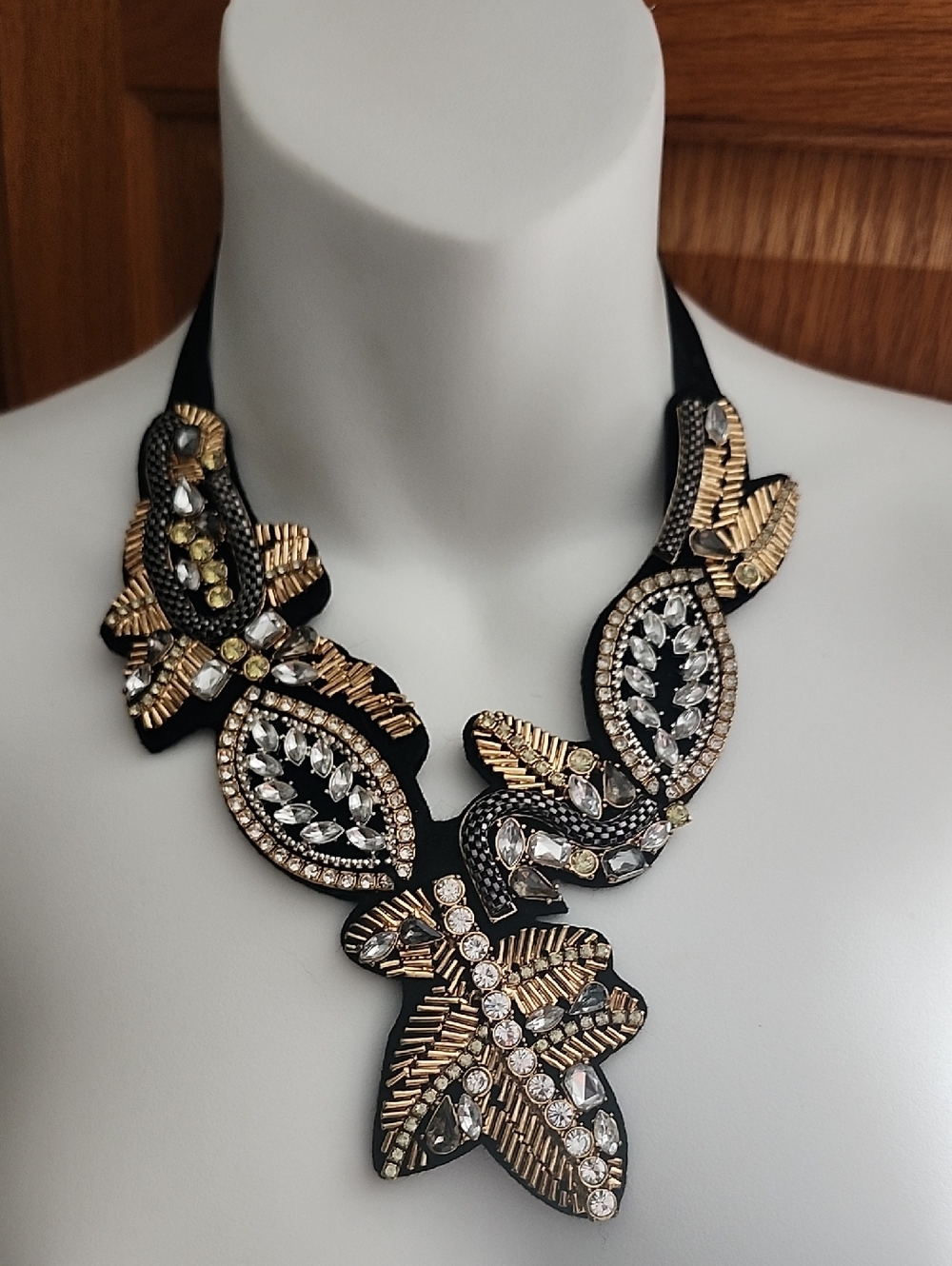 Vtg Mark By Avon "Go For Baroque" Statement Bid Necklace Black & Gold